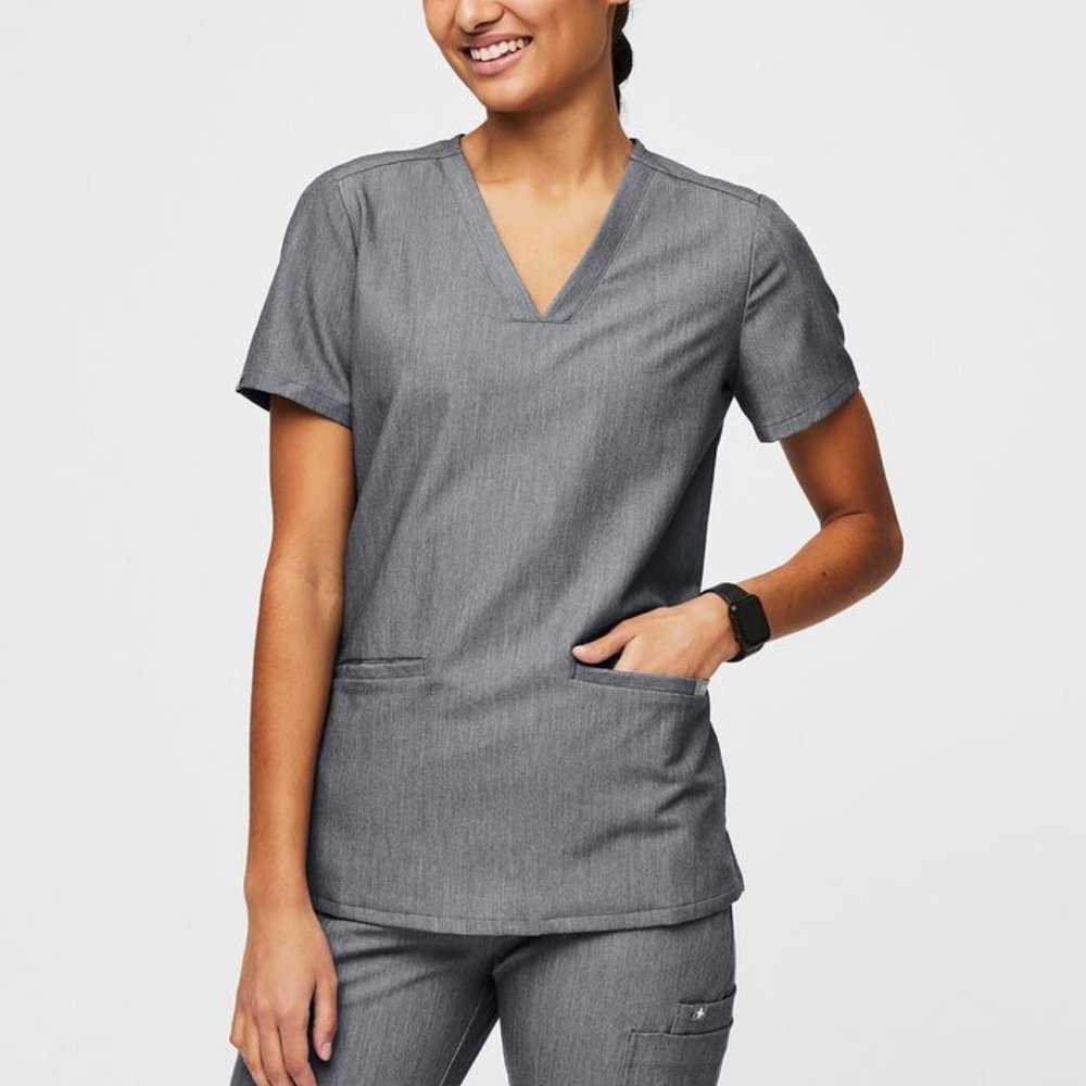 FIGS Casma Three-Pocket Scrub Top V-Neck Stretch Doctor Gray Womens Size M